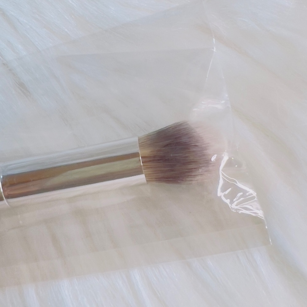 Double Ended Foundation And Concealer Brush - Picture 8 of 9